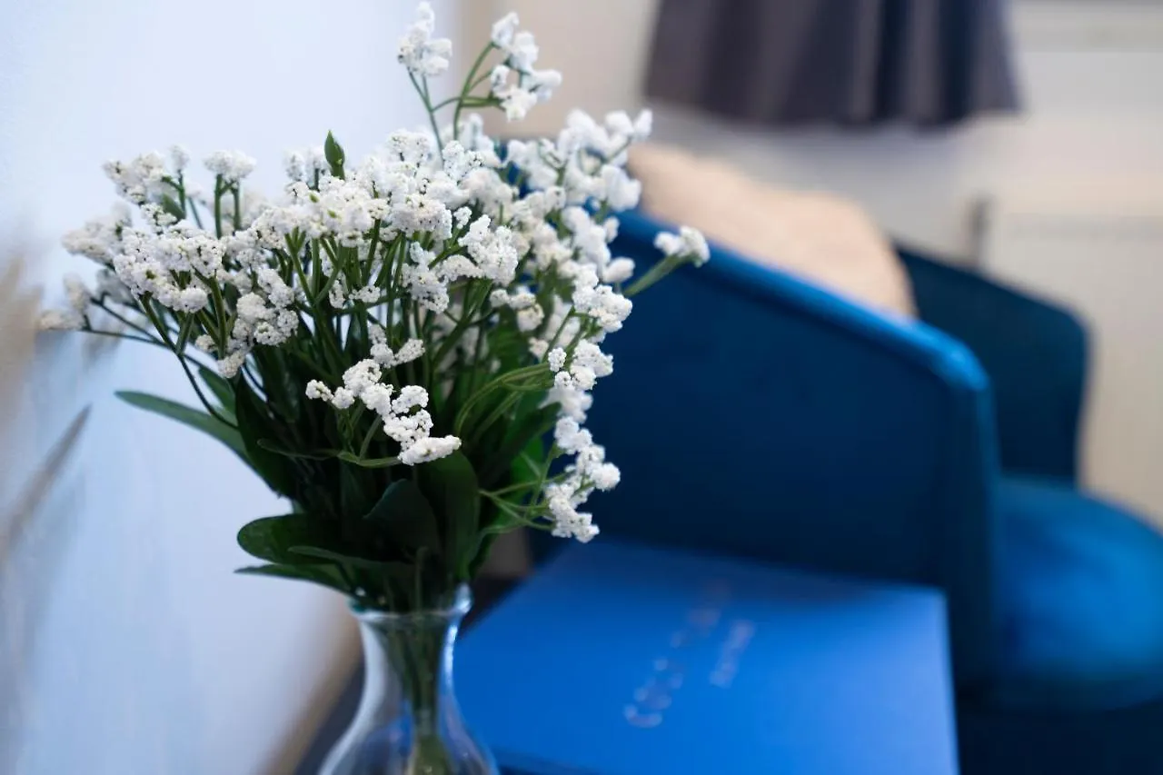 Spacious & Modern 3 Bedroom House - Free Parking - Front & Back Garden - Private Main Door Entrance Edinburgh 0*,  United Kingdom